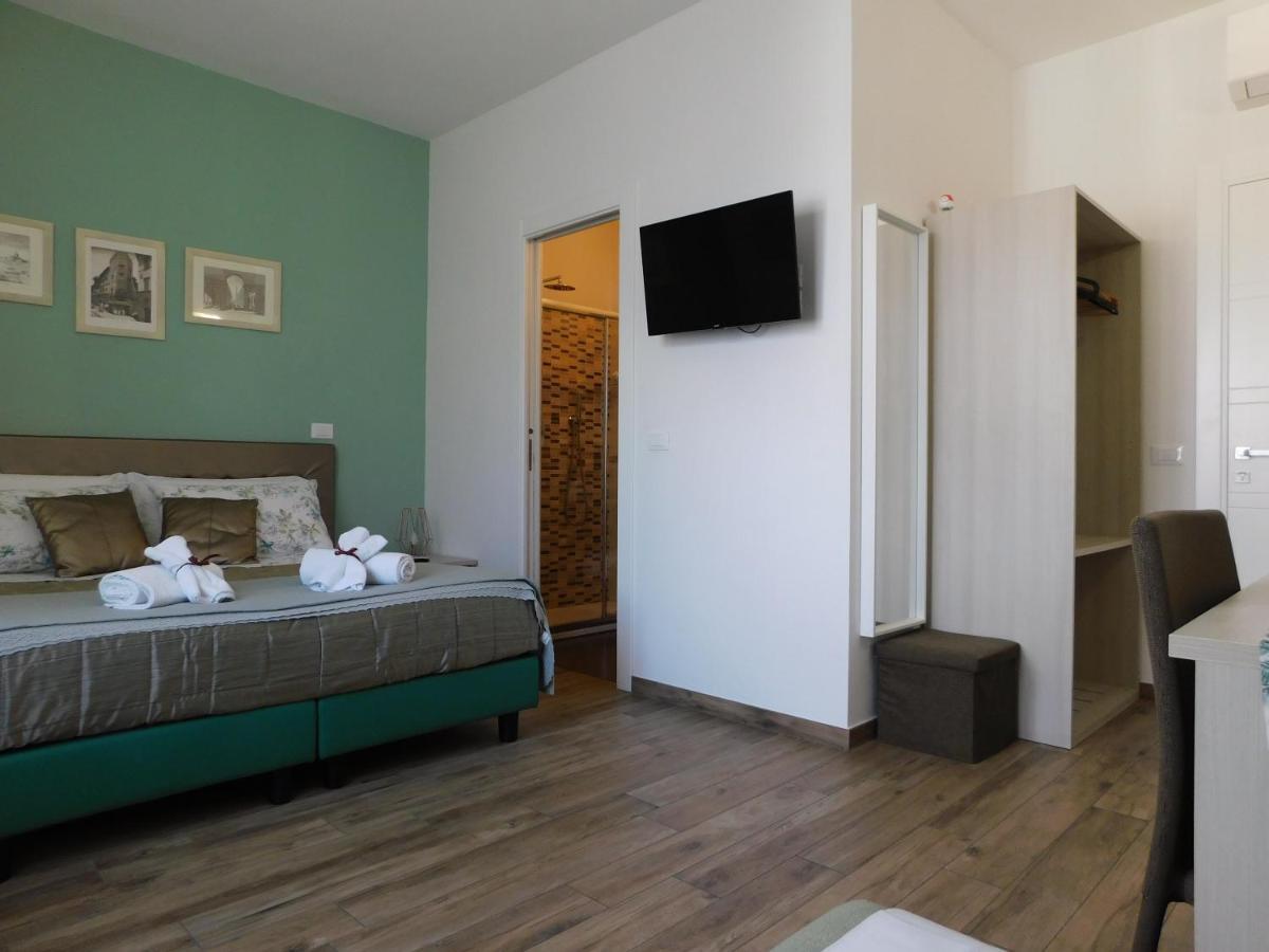 Porta Alla Croce Guest House Florenz Exterior foto