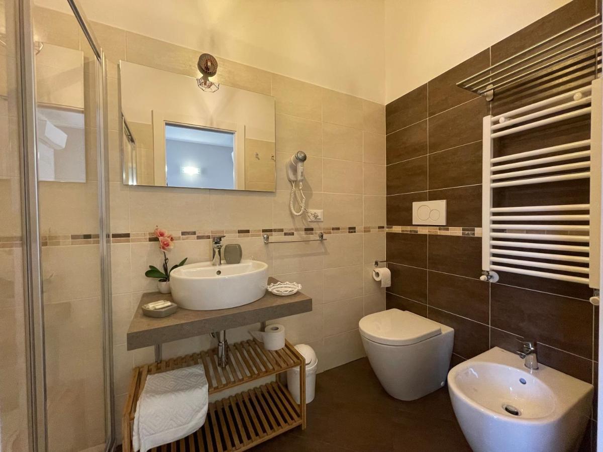 Porta Alla Croce Guest House Florenz Exterior foto
