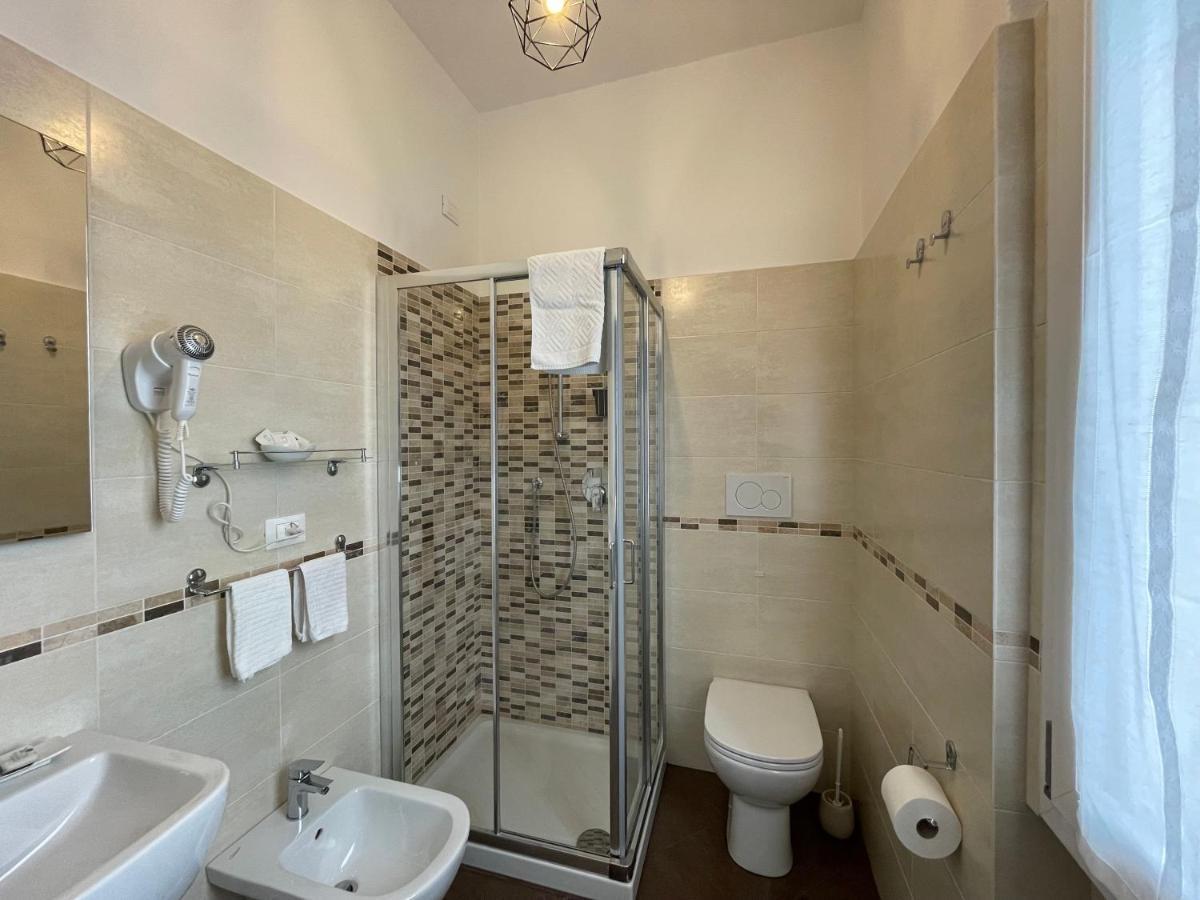 Porta Alla Croce Guest House Florenz Exterior foto