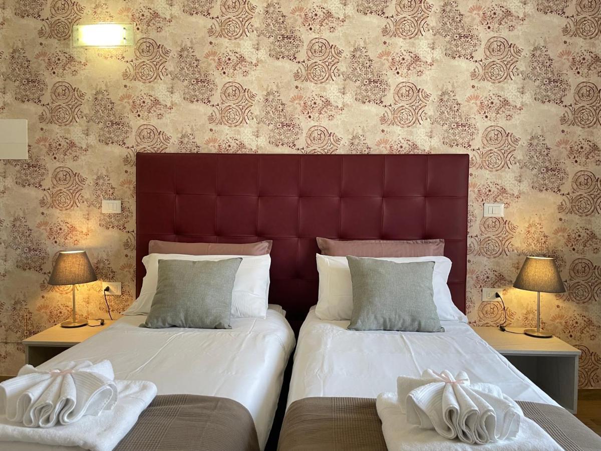 Porta Alla Croce Guest House Florenz Exterior foto