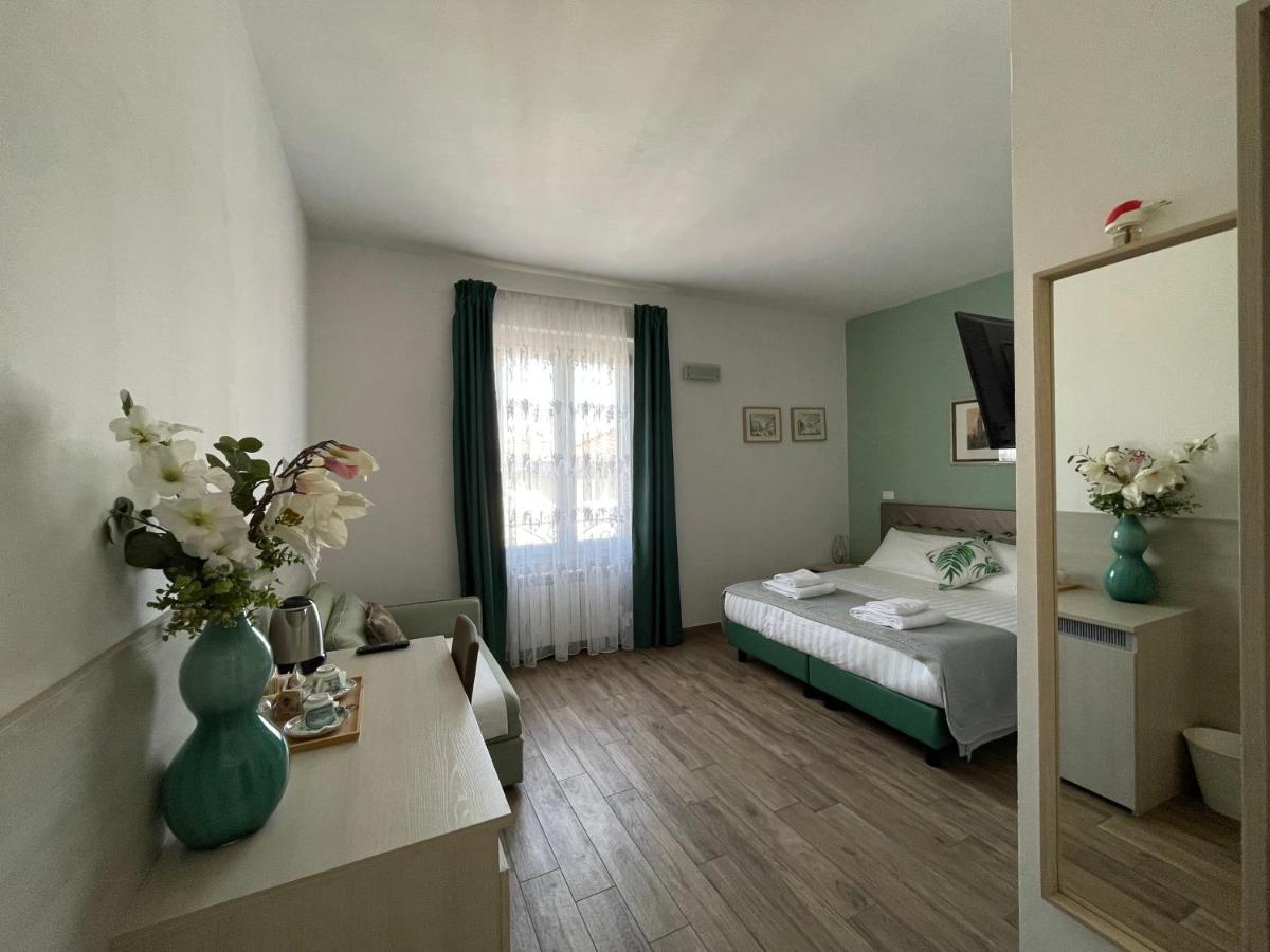 Porta Alla Croce Guest House Florenz Exterior foto
