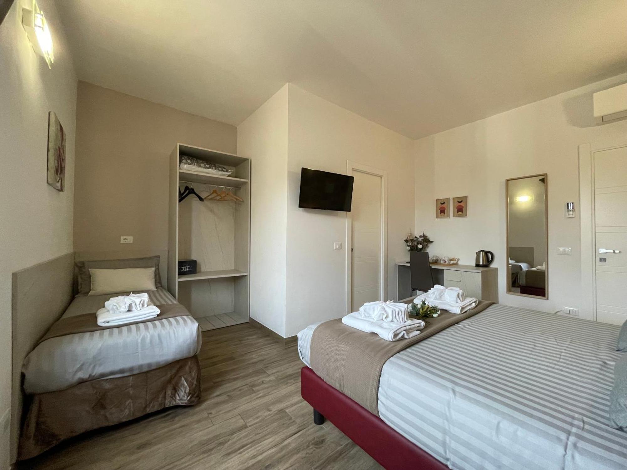 Porta Alla Croce Guest House Florenz Exterior foto
