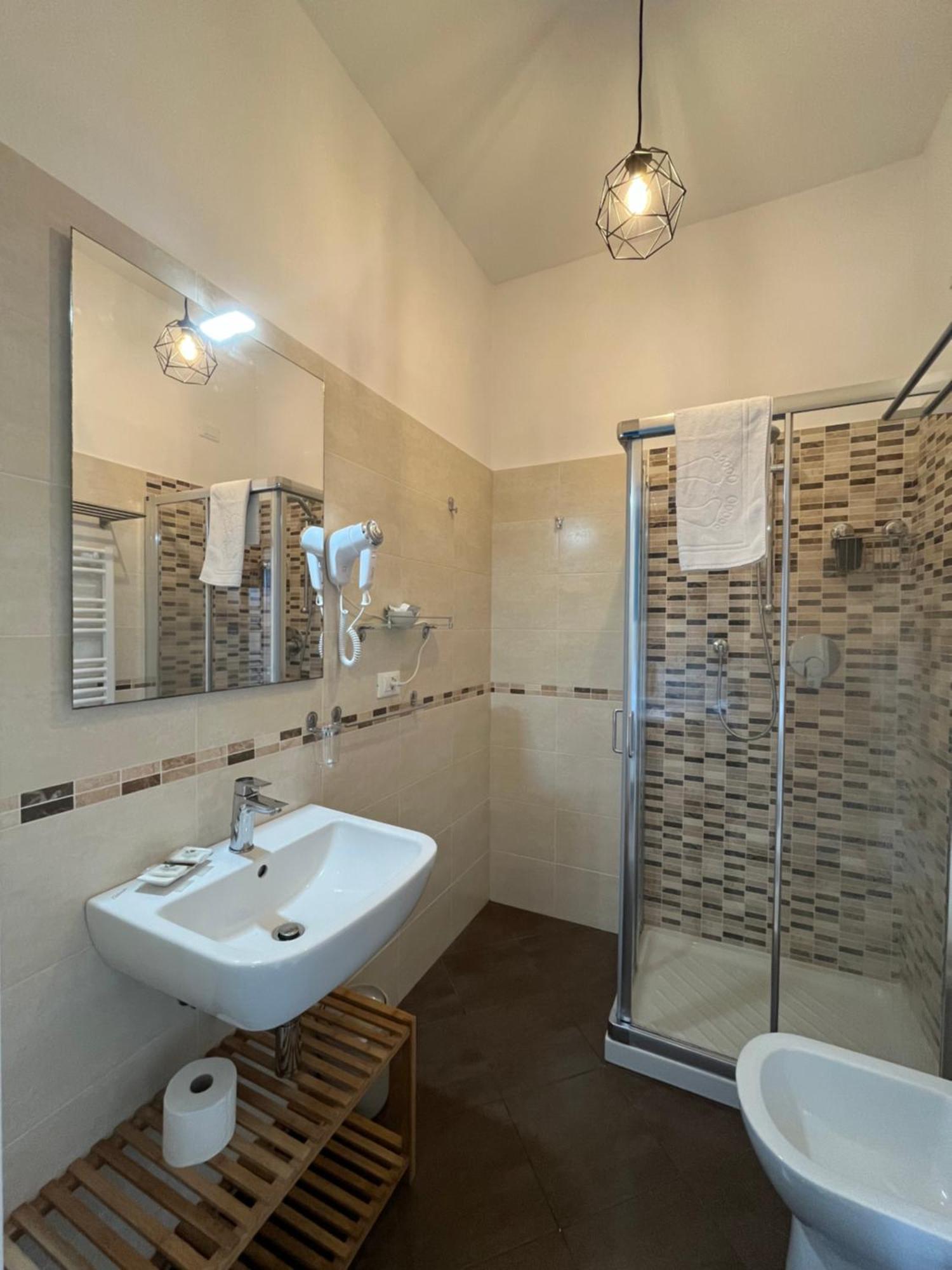 Porta Alla Croce Guest House Florenz Zimmer foto