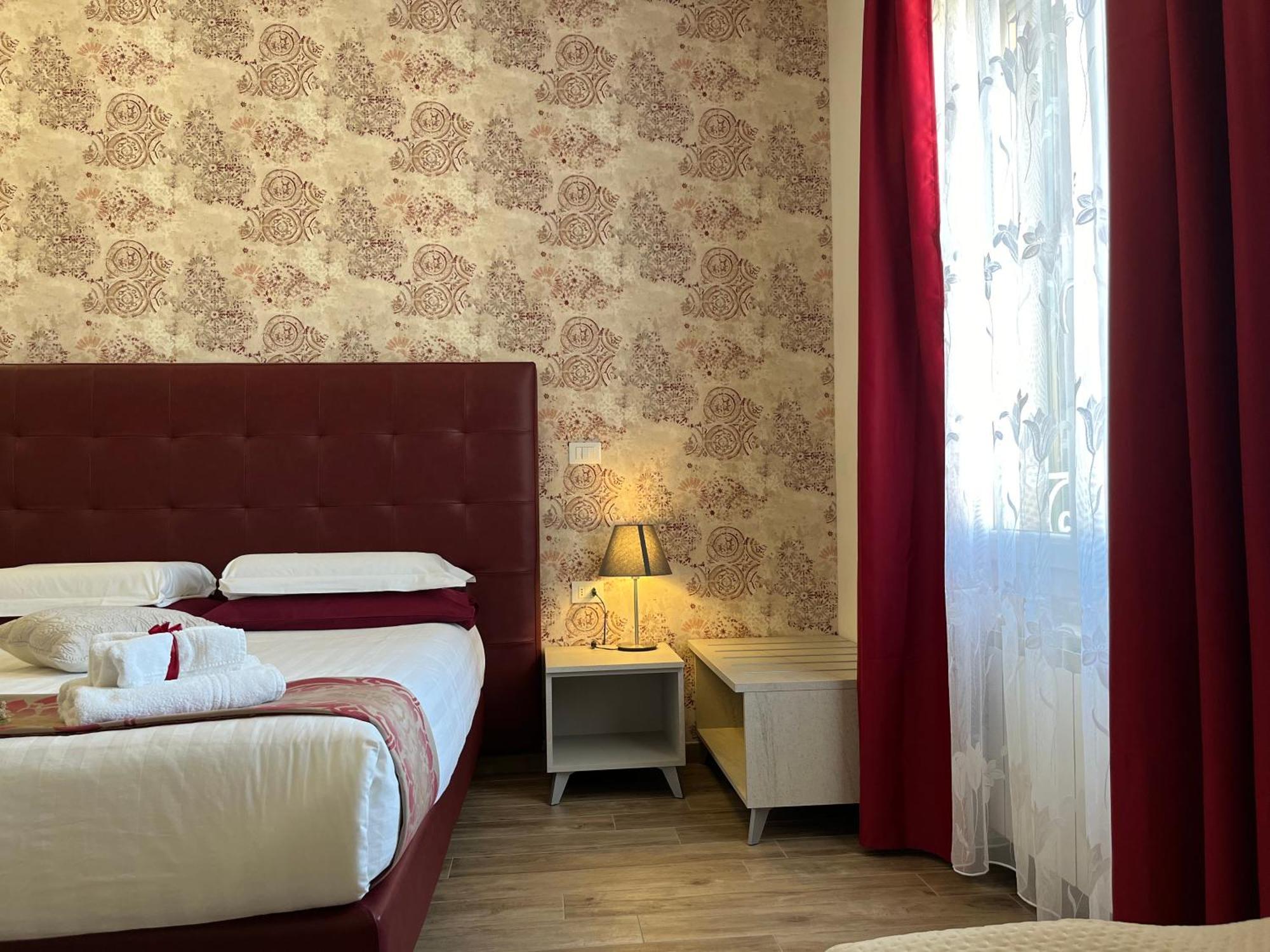Porta Alla Croce Guest House Florenz Exterior foto