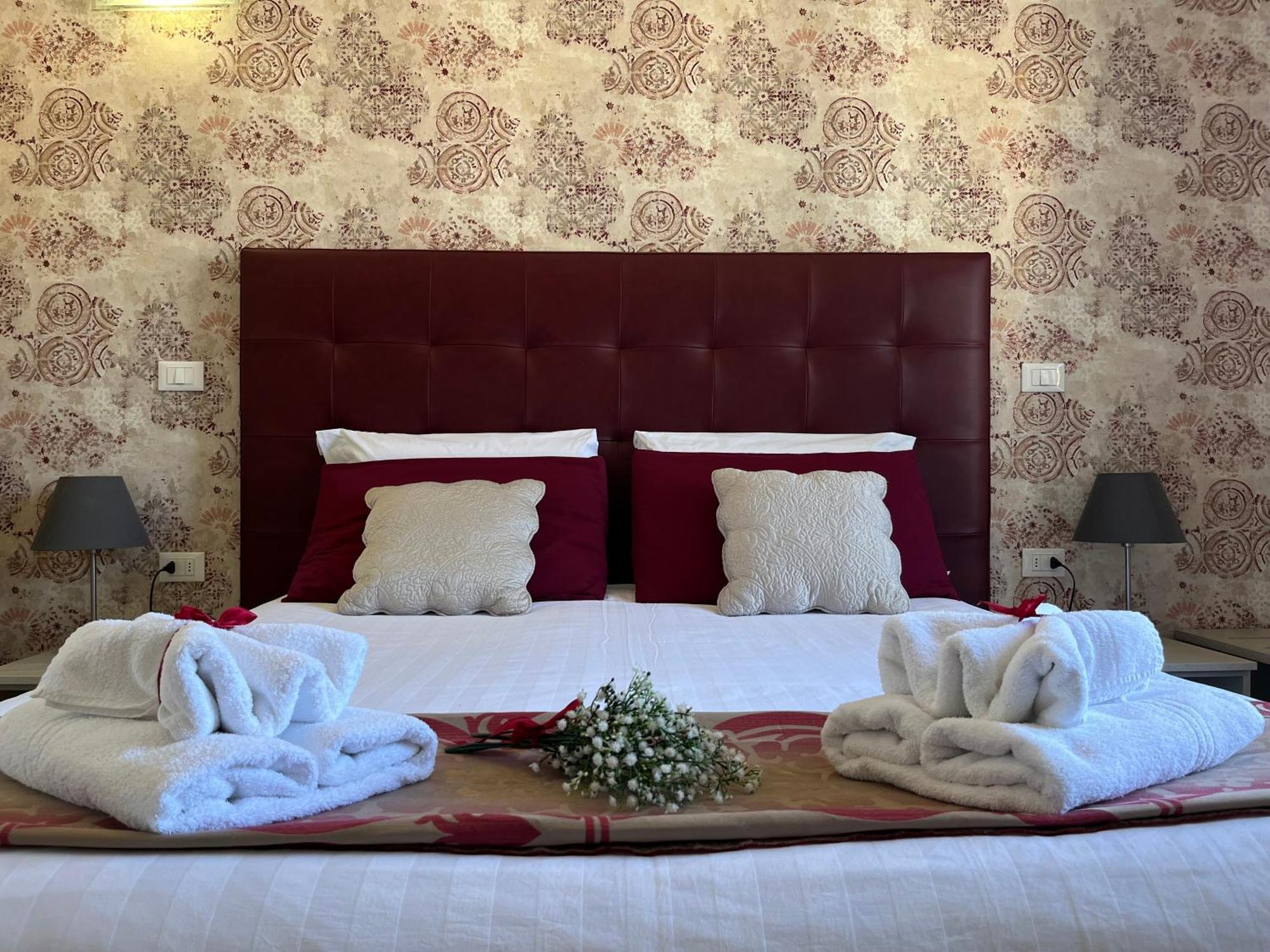 Porta Alla Croce Guest House Florenz Exterior foto